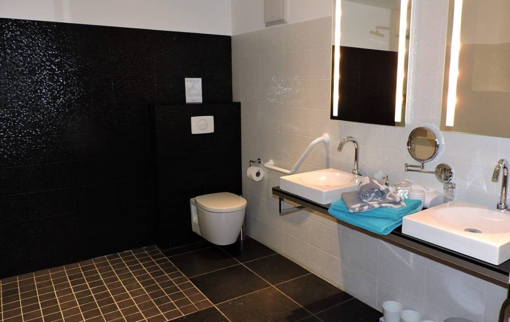 la_gourmandine_chatellerault_salle_de_bain_contemporaine_3