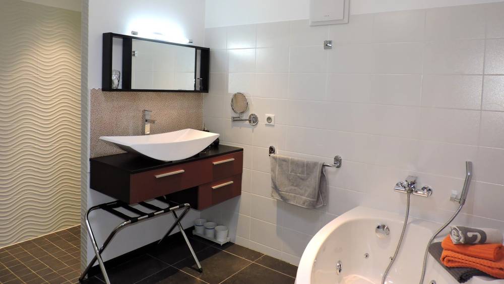 la_gourmandine_chatellerault_salle_de_bain_balnéo