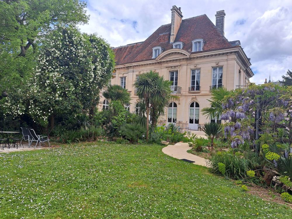 la-gourmandine-hotel-de-charme-parc (1)